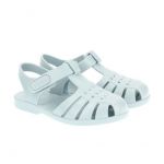 Sandálias infantis azuis clássicas